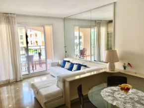 Monaco, elegant, quiet, recently renovated apartment with Terrace and Pool, 15min walk from F1 PortHercule